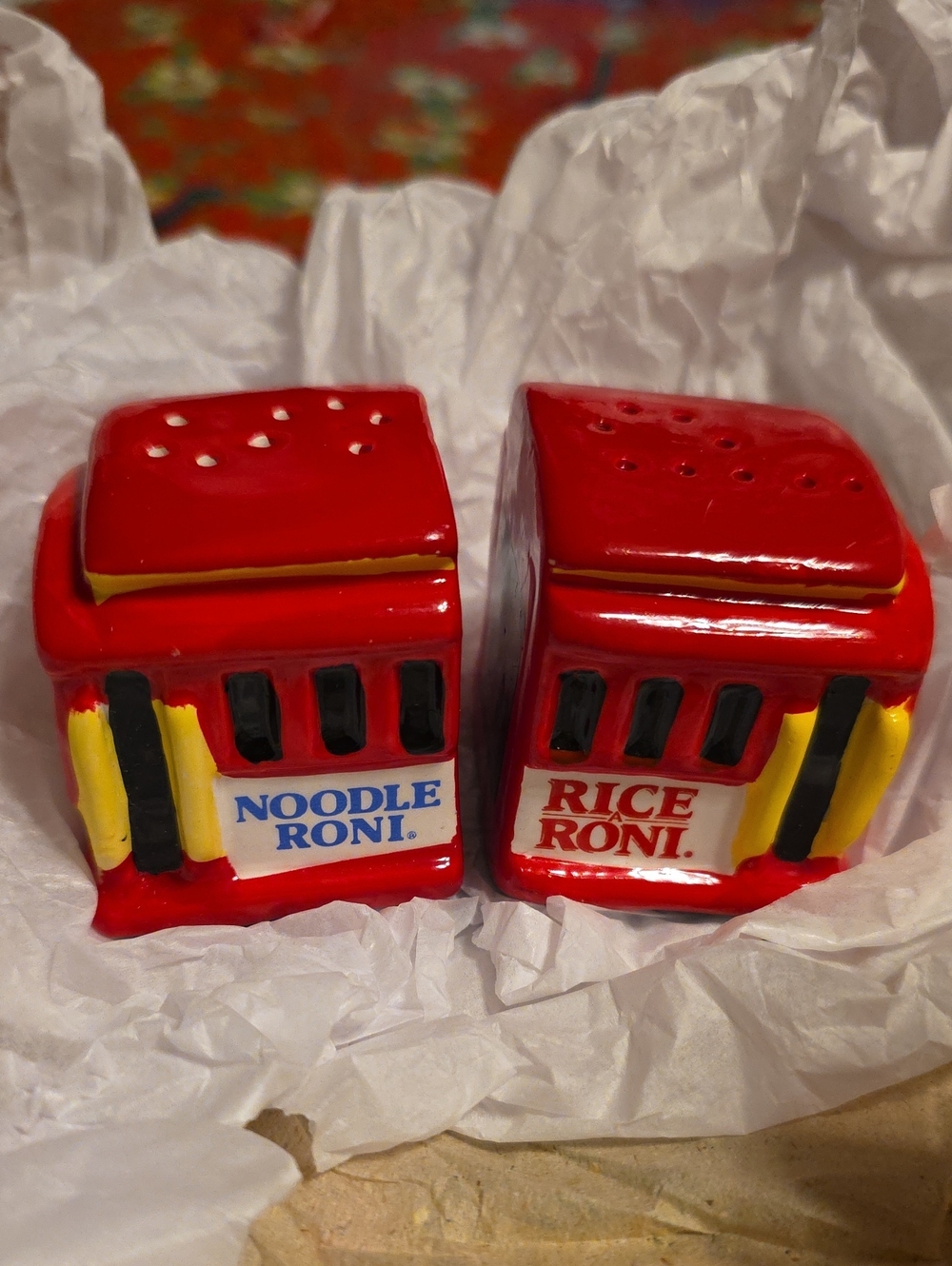Trolley Cars Vintage Salt &  Pepper Shaker Sets  Decorative Kitchen Table Accent